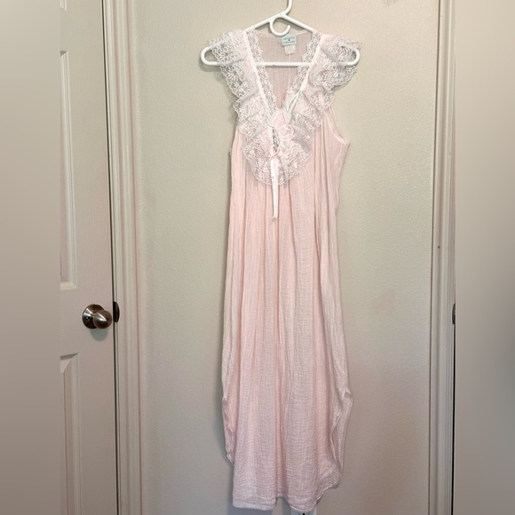 Gilligan & O'Malley Light Pink Lace Trim Chemise
